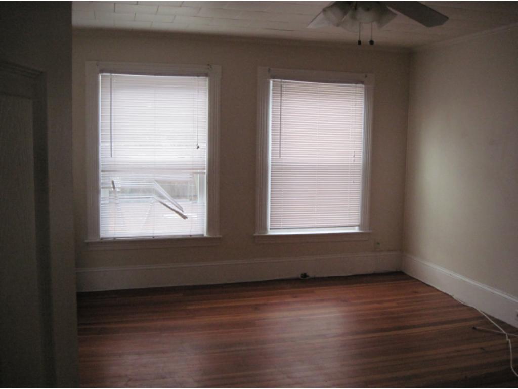 127-1 Tarrytown Road Manchester, NH 03109 - Photo 3 of 4