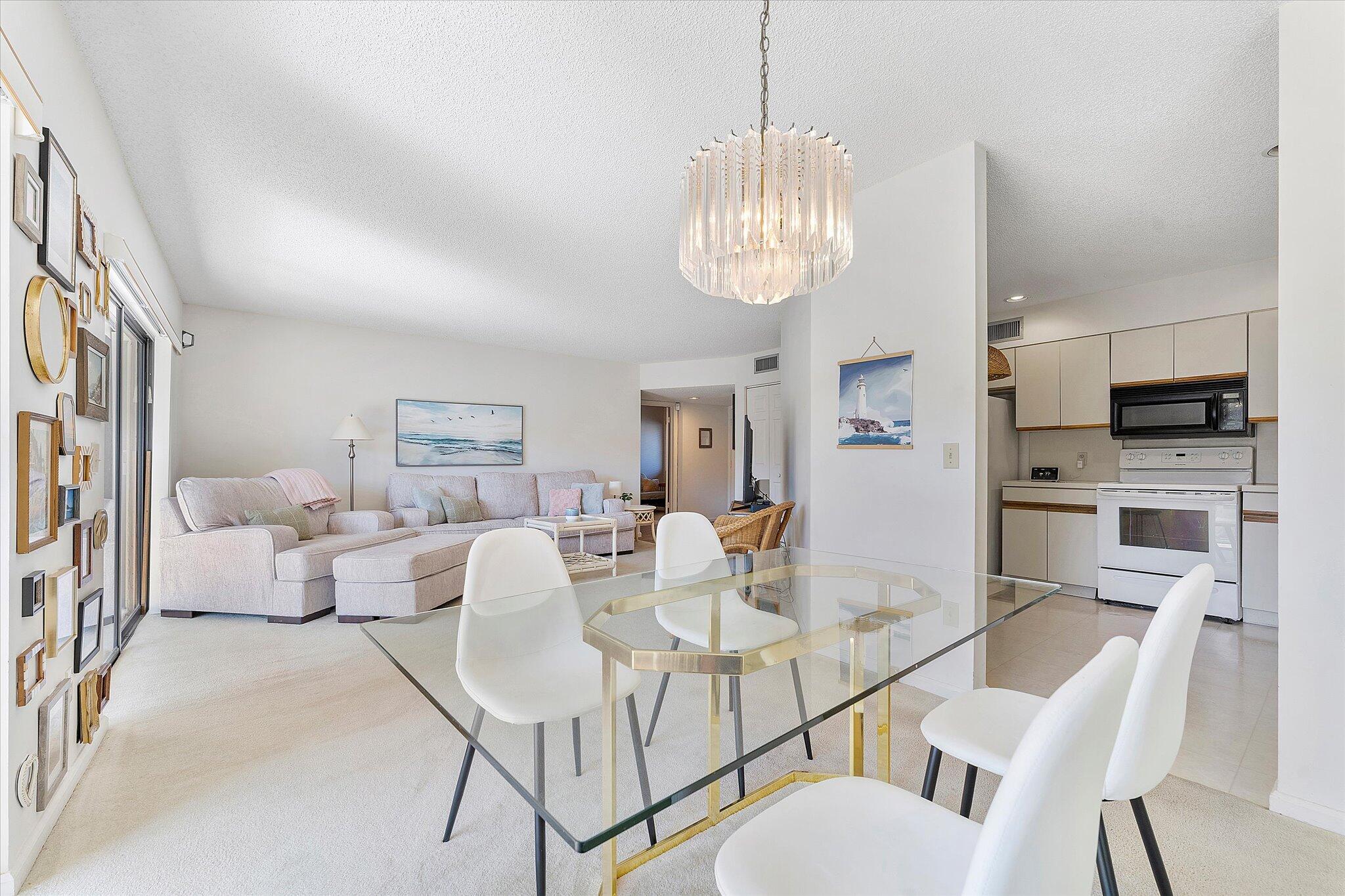 5581 Coach House Circle, Unit B Boca Raton, FL 33486 - Photo 11 of 35 11-5581 Coach House Circle Unit B_011