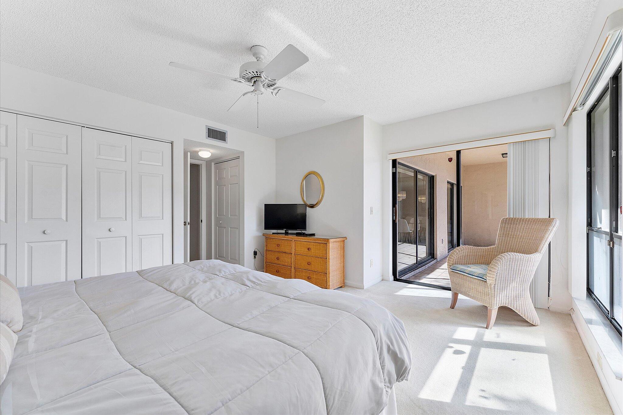 5581 Coach House Circle, Unit B Boca Raton, FL 33486 - Photo 19 of 35 24-5581 Coach House Circle Unit B_024
