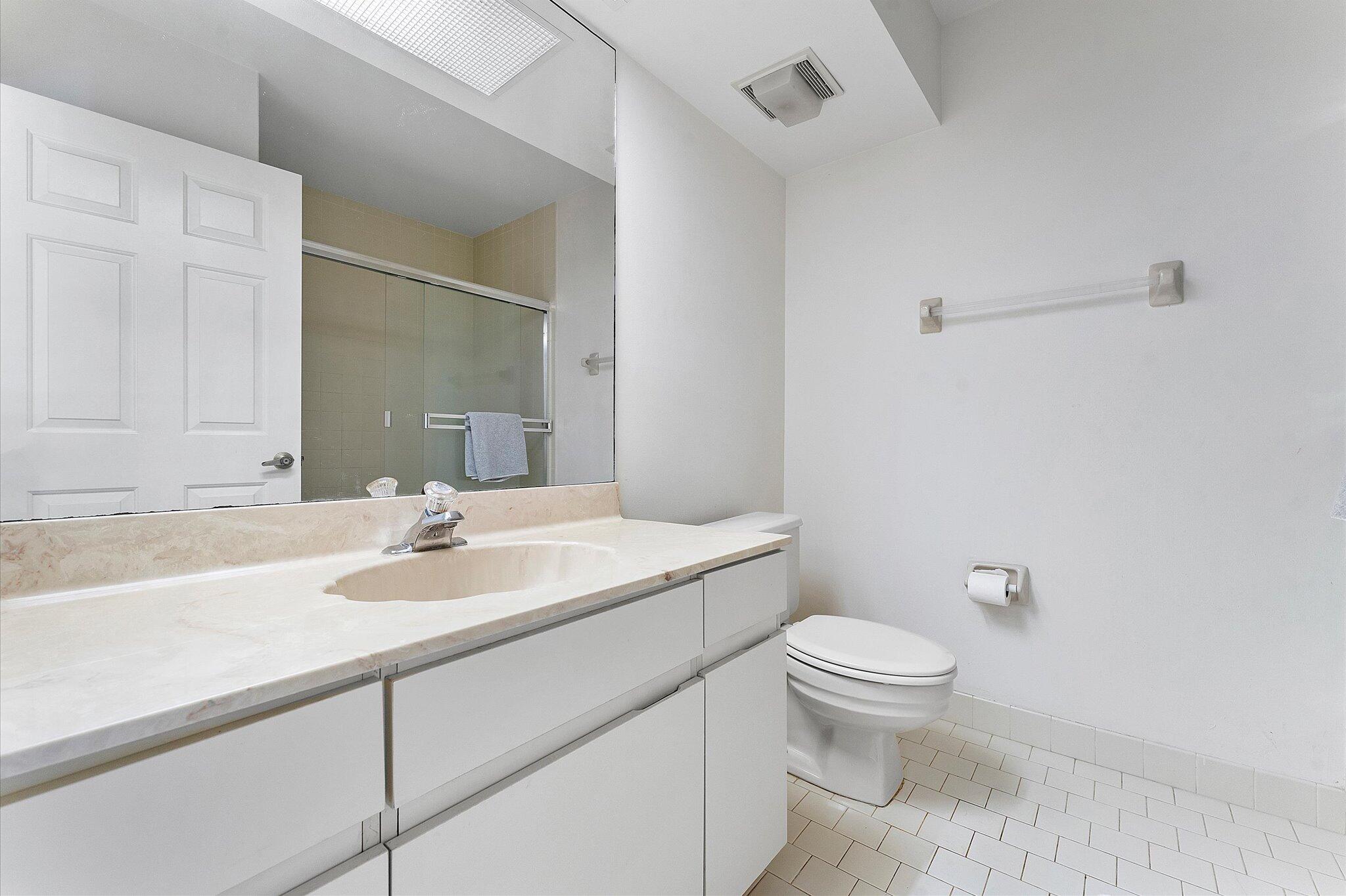 5581 Coach House Circle, Unit B Boca Raton, FL 33486 - Photo 21 of 35 26-5581 Coach House Circle Unit B_026