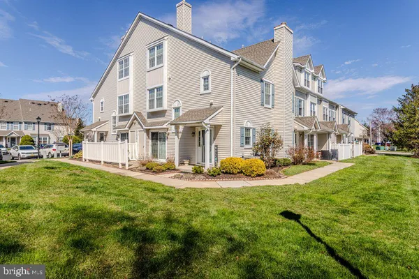 $389,900 | 105 Wharton Road, Mount Laurel, NJ 08054