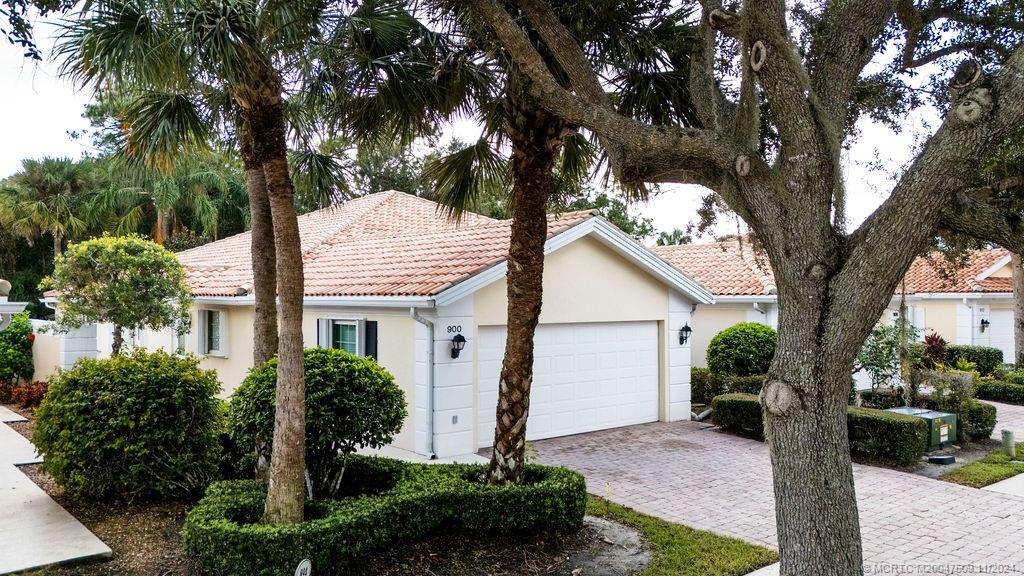 900 Southwest Balmoral Trace Stuart, FL 34997 - Photo 2 of 25 Gallery Image 2