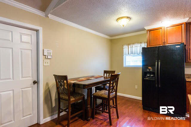 4208 North Chesterfield Drive Mobile, AL 36618 - Photo 3 of 21