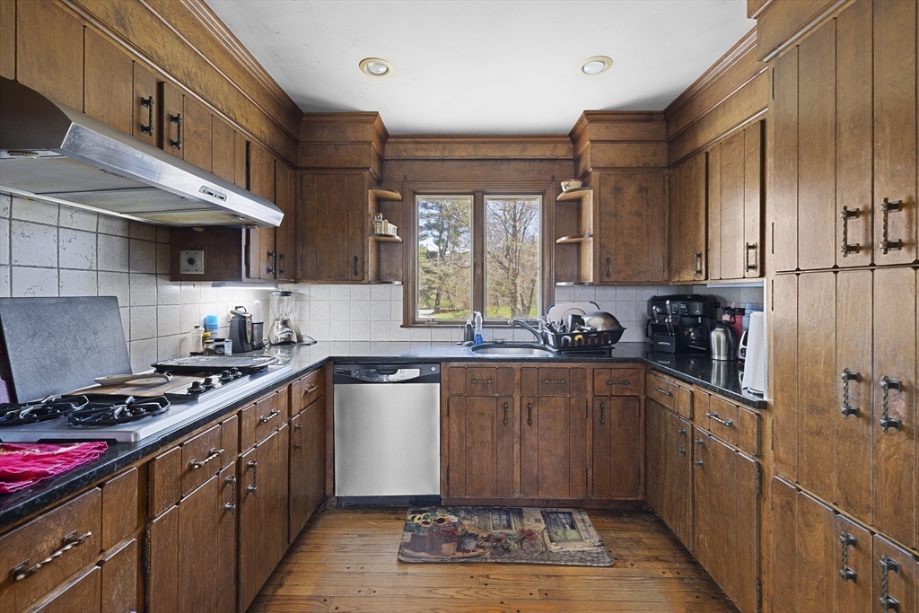 108 Bay State Road Rehoboth, MA 02769 - Photo 15 of 41 Gallery Image 15
