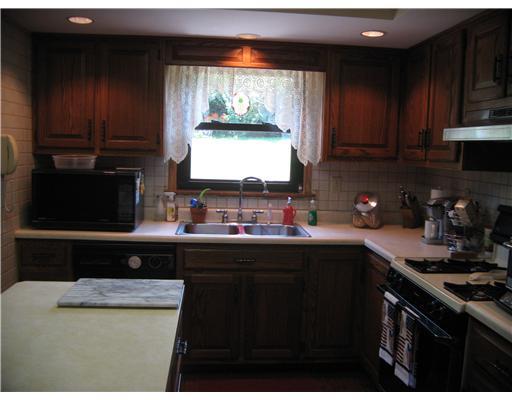 326 Hawthorne Road Pittsburgh, PA 15209 - Photo 15 of 18 Kitchen.
