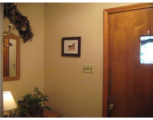 326 Hawthorne Road Pittsburgh, PA 15209 - Photo 8 of 18 Entry/Foyer. entrance with closet and hardwood floors