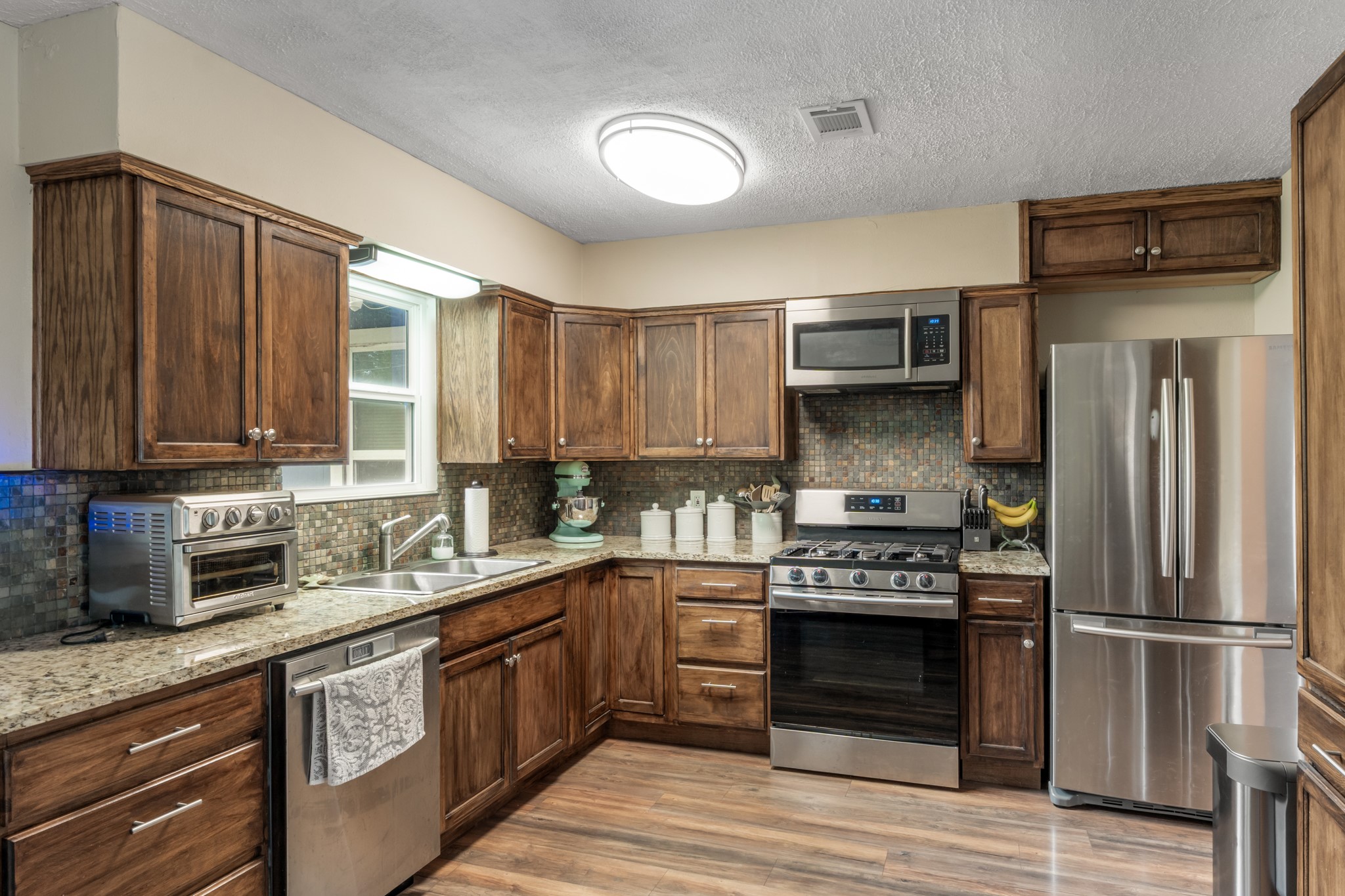 4705 Manchaca Road Austin, TX 78745 - Photo 5 of 16