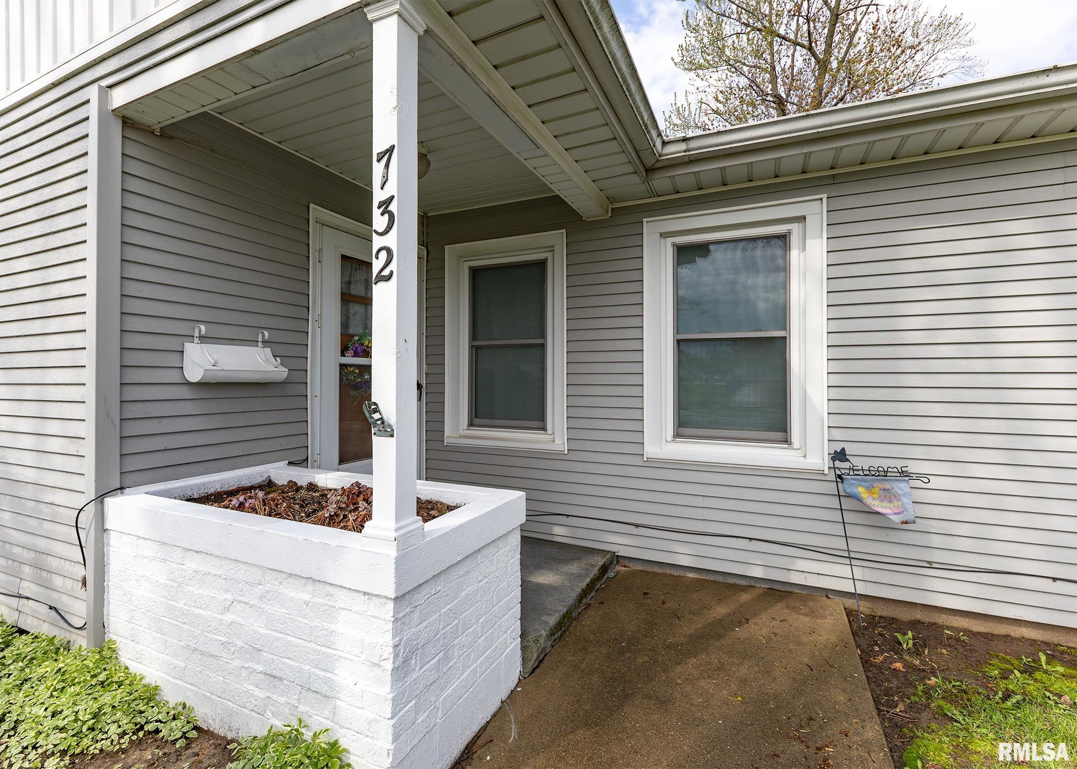 732 Argyle Court Clinton, IA 52732 - Photo 3 of 25