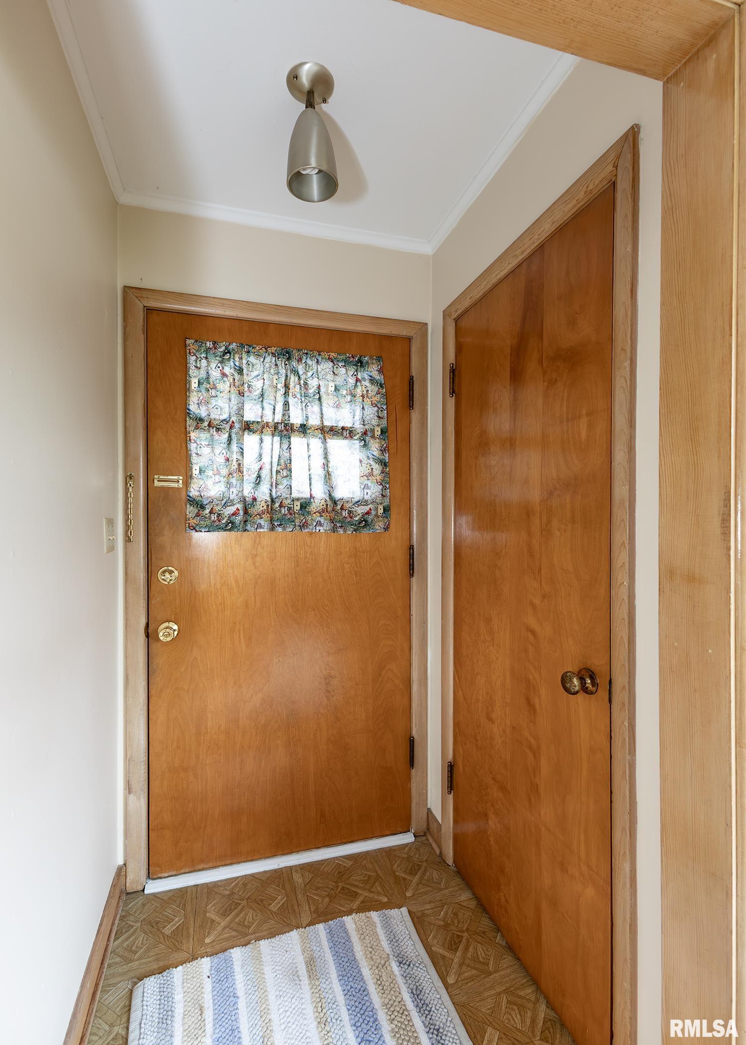 732 Argyle Court Clinton, IA 52732 - Photo 4 of 25