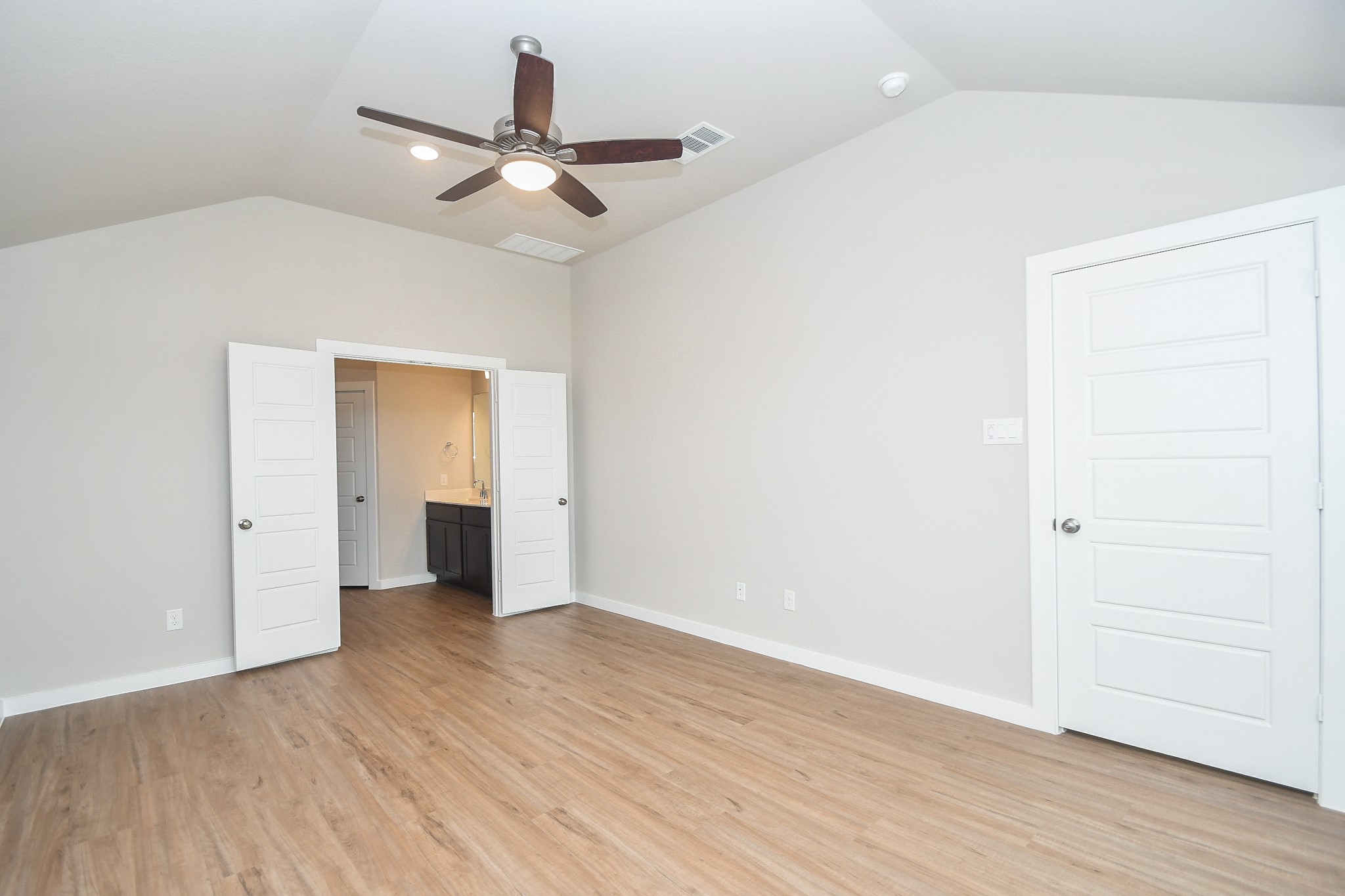 2007 Live Springs Way Rosenberg, TX 77471 - Photo 14 of 25 Another view of the primary bedroom