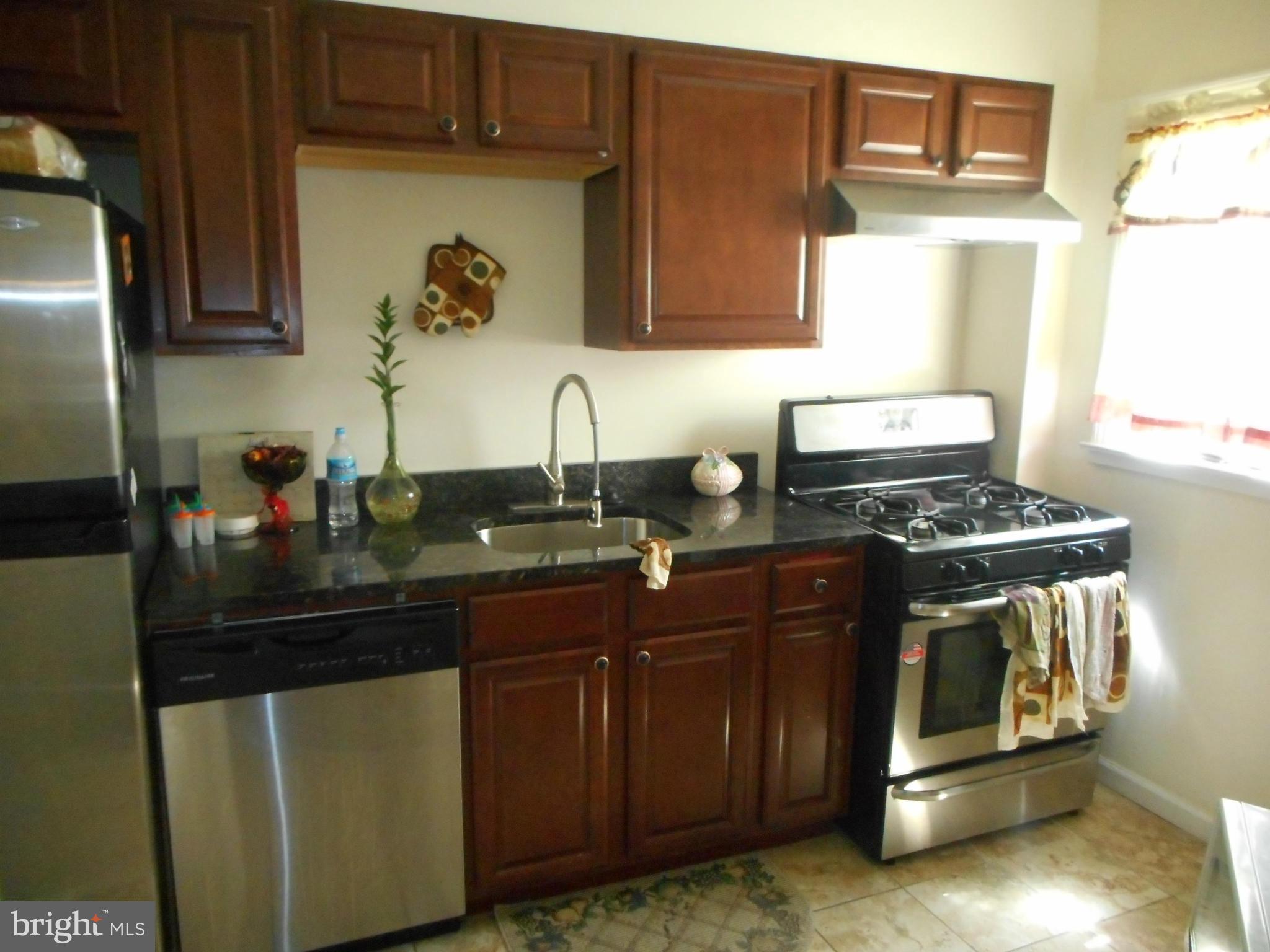 1341 Cedarcroft Road Baltimore, MD 21239 - Photo 4 of 11 Kitchen