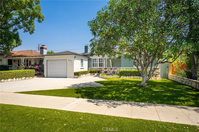 $1,422,500 | 900 North California Street, Burbank, CA 91505