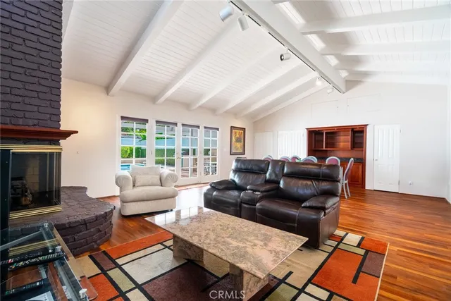 $1,422,500 | 900 North California Street, Burbank, CA 91505