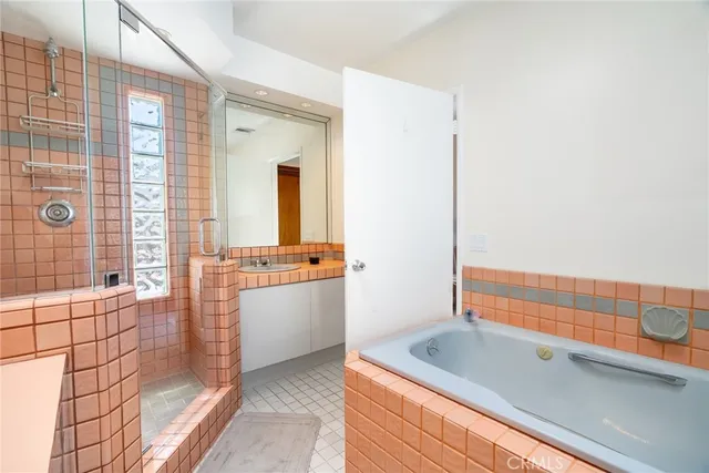 $1,422,500 | 900 North California Street, Burbank, CA 91505