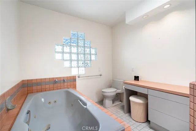 $1,422,500 | 900 North California Street, Burbank, CA 91505