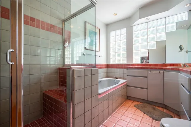 $1,422,500 | 900 North California Street, Burbank, CA 91505