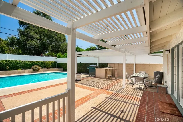 $1,422,500 | 900 North California Street, Burbank, CA 91505