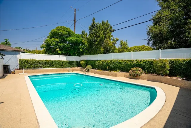 $1,422,500 | 900 North California Street, Burbank, CA 91505
