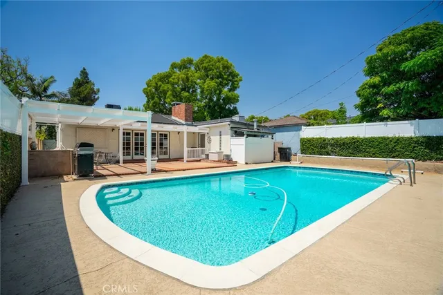 $1,422,500 | 900 North California Street, Burbank, CA 91505