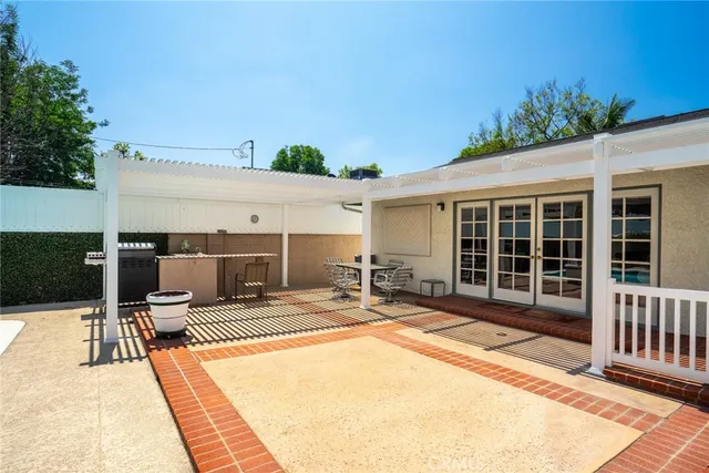 $1,422,500 | 900 North California Street, Burbank, CA 91505