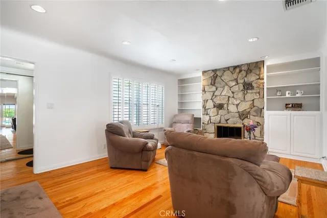 $1,422,500 | 900 North California Street, Burbank, CA 91505