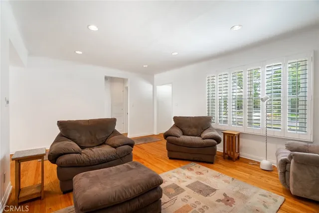 $1,422,500 | 900 North California Street, Burbank, CA 91505