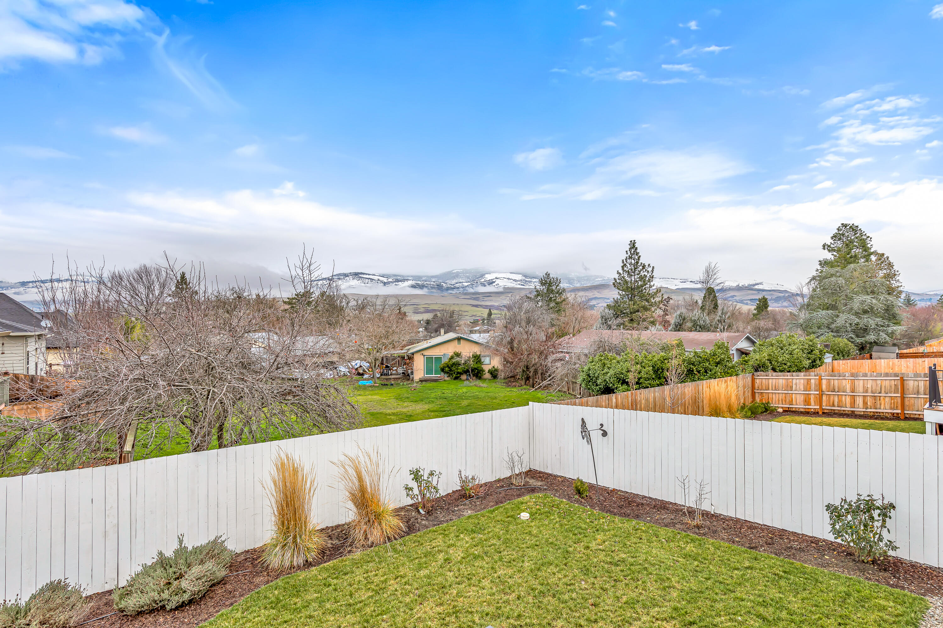 395 Randy Street Ashland, OR 97520 - Photo 13 of 35 395 Randy Street, Ashland, OR 97520