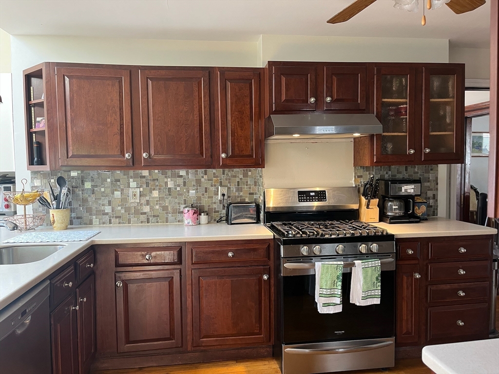 24 Rawson Road Quincy, MA 02170 - Photo 9 of 35