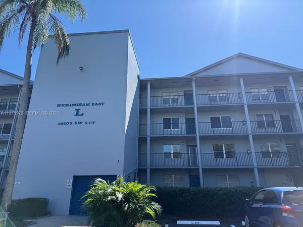 $2,050 | 12600 Southwest 5th Court, Unit 108L, Pembroke Pines, FL 33027