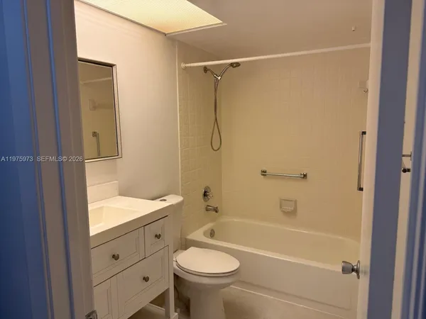 $2,050 | 12600 Southwest 5th Court, Unit 108L, Pembroke Pines, FL 33027