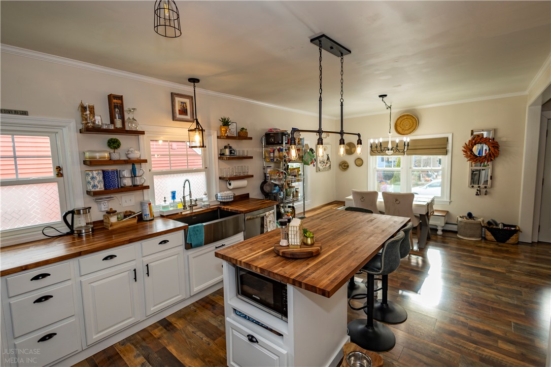 136 Aborn Avenue Warwick, RI 02888 - Photo 14 of 44