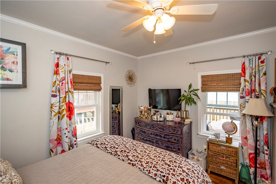 136 Aborn Avenue Warwick, RI 02888 - Photo 23 of 44