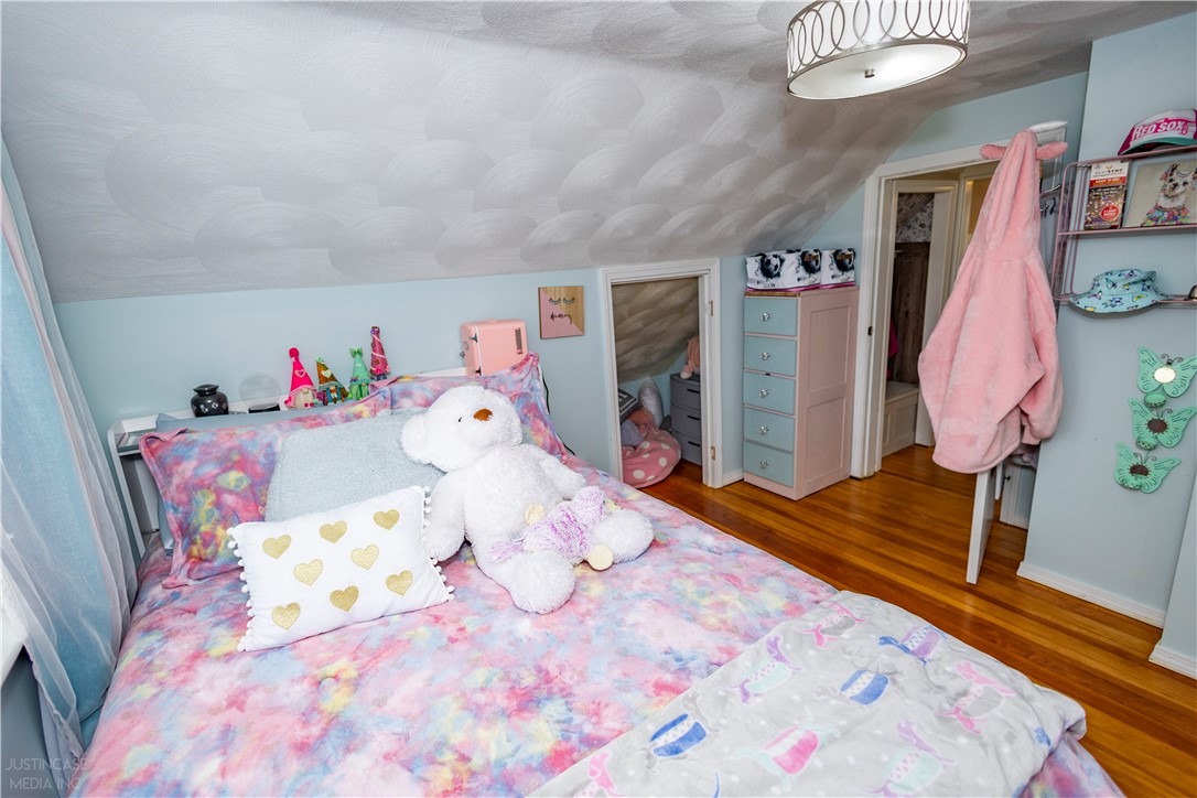 136 Aborn Avenue Warwick, RI 02888 - Photo 28 of 44