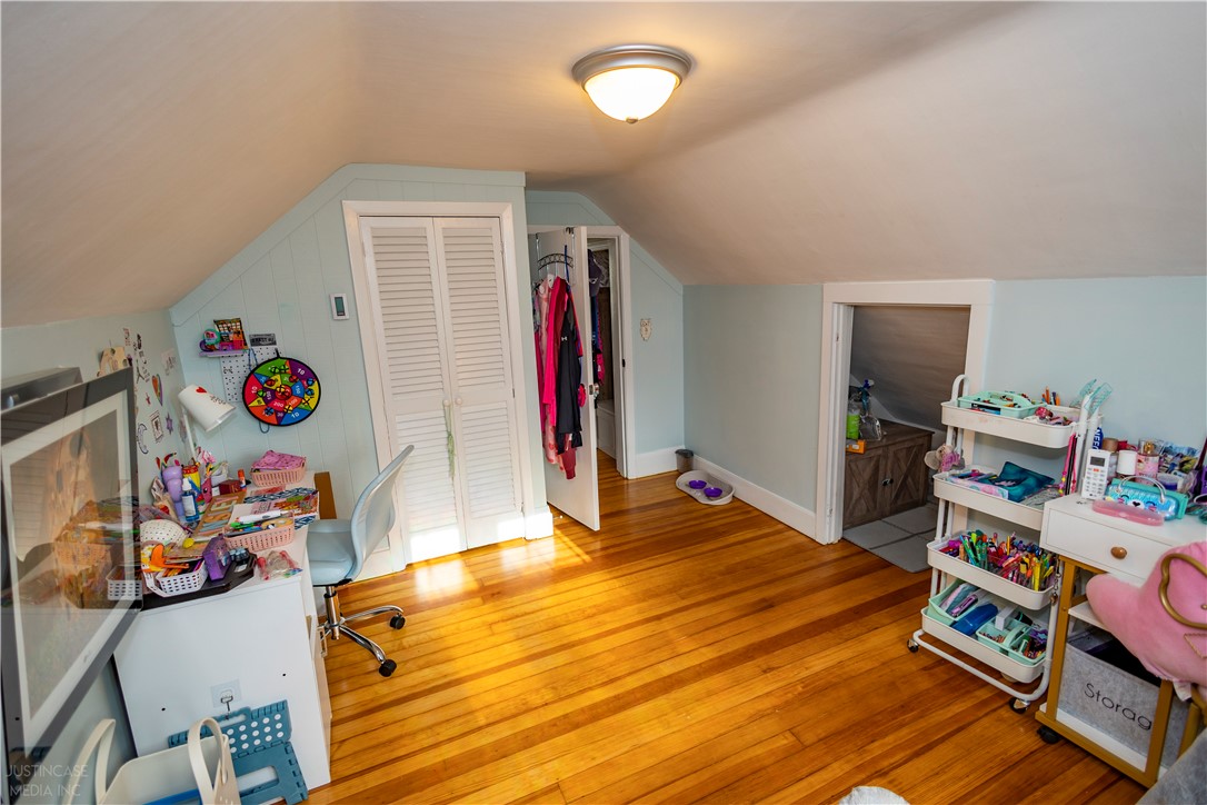 136 Aborn Avenue Warwick, RI 02888 - Photo 29 of 44