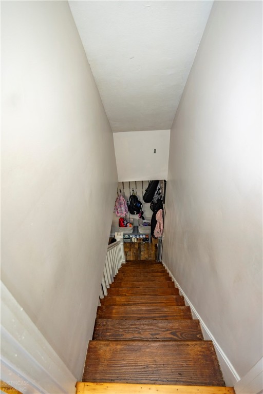 136 Aborn Avenue Warwick, RI 02888 - Photo 34 of 44