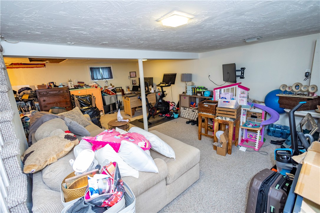 136 Aborn Avenue Warwick, RI 02888 - Photo 35 of 44