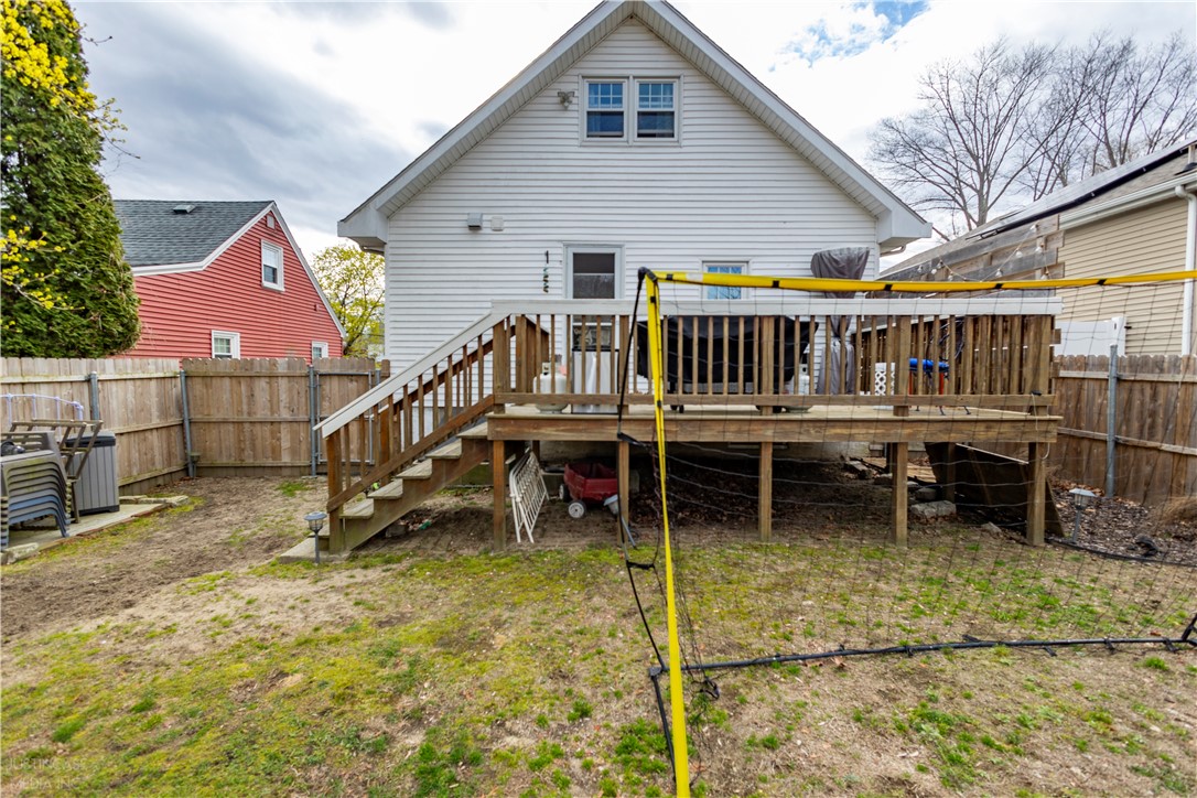 136 Aborn Avenue Warwick, RI 02888 - Photo 37 of 44