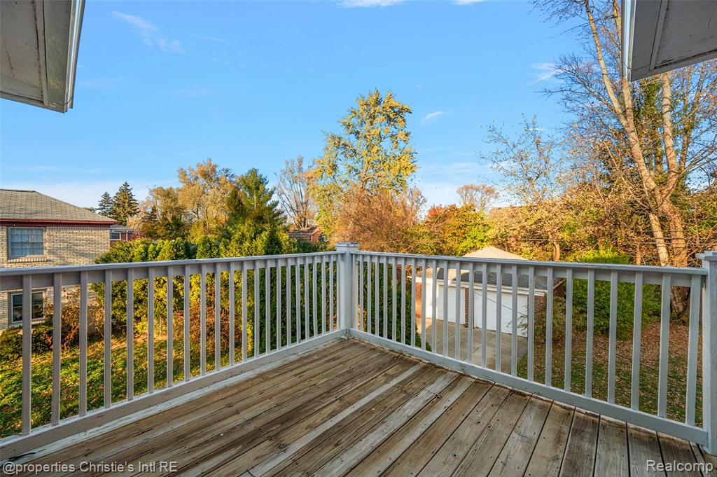 852 Harcourt Road Grosse Pointe, MI 48230 - Photo 40 of 48
