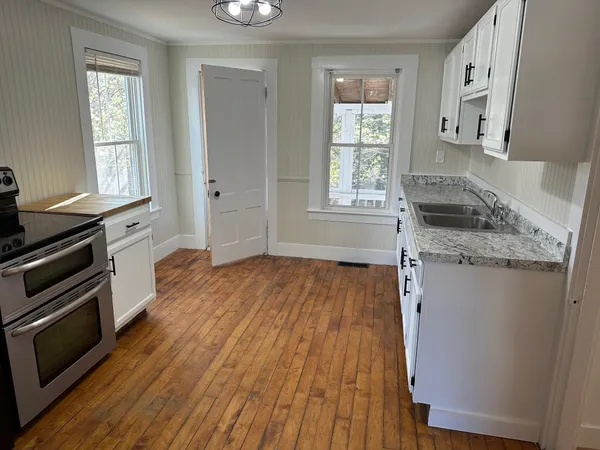 $1,900 | 30 Main Street, Bennington, NH 03442