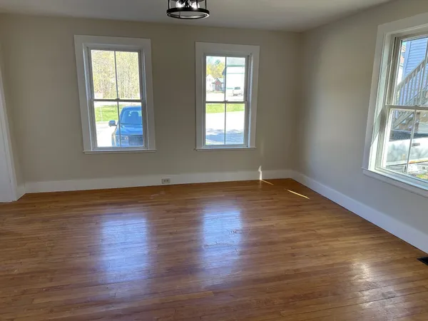 $1,900 | 30 Main Street, Bennington, NH 03442