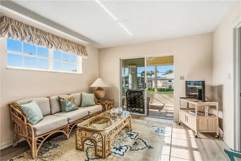 $170,000 | 379 North Grove Isle Circle, Unit 379, Vero Beach, FL 32962