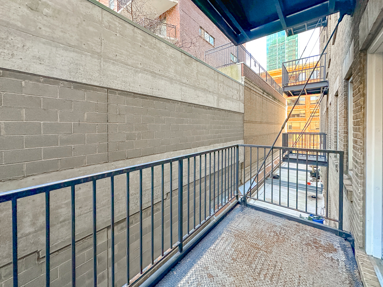 40 East 9th Street, Unit 408 Chicago, IL 60605 - Photo 20 of 37