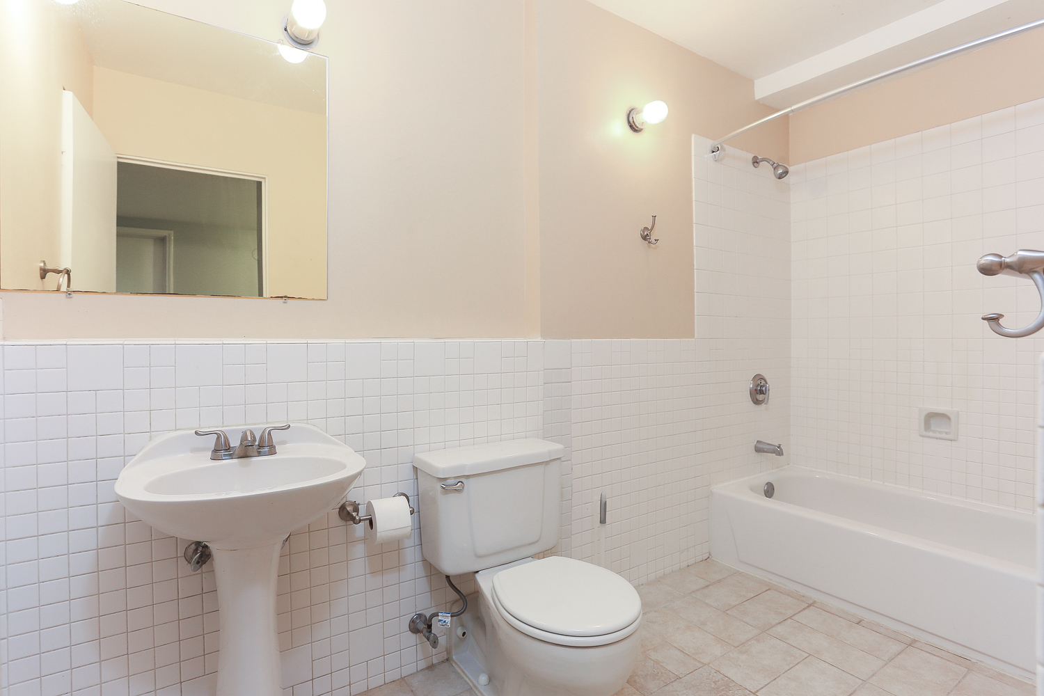 40 East 9th Street, Unit 408 Chicago, IL 60605 - Photo 22 of 37