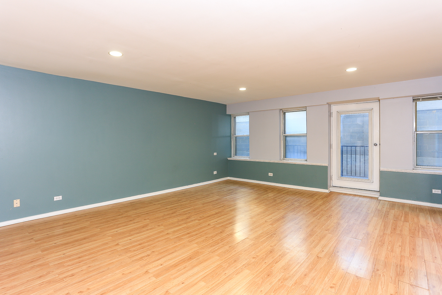 40 East 9th Street, Unit 408 Chicago, IL 60605 - Photo 7 of 37