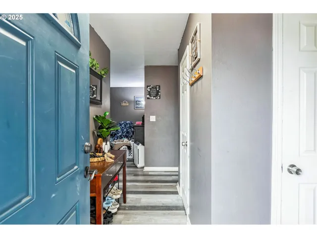 a view of entryway and hall