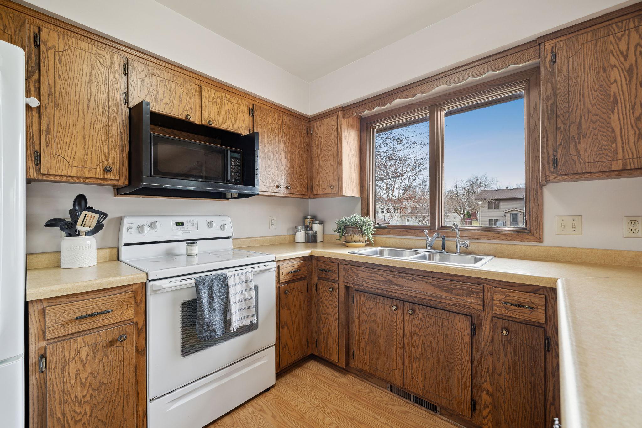604 17 1/2 Street Southeast Rochester, MN 55904 - Photo 11 of 26 Gallery Image 11