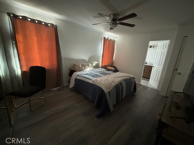 578 Channel Way Needles, CA 92363 - Photo 15 of 20 a bedroom with bed chair and a large mirror