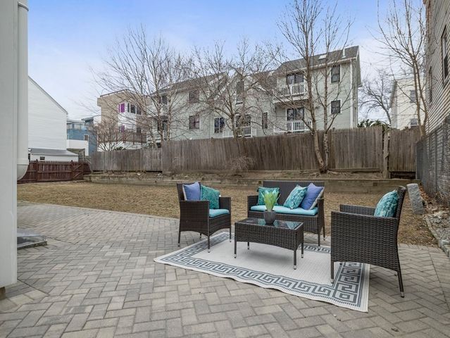 $1,550,000 | 113 Charles Street, Unit 113, Cambridge, MA 02141