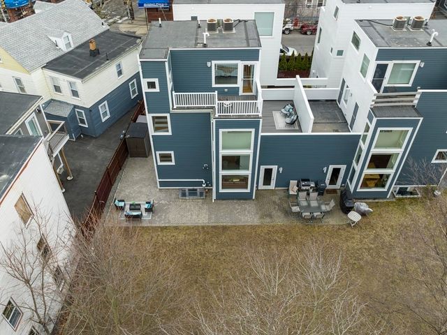 $1,550,000 | 113 Charles Street, Unit 113, Cambridge, MA 02141