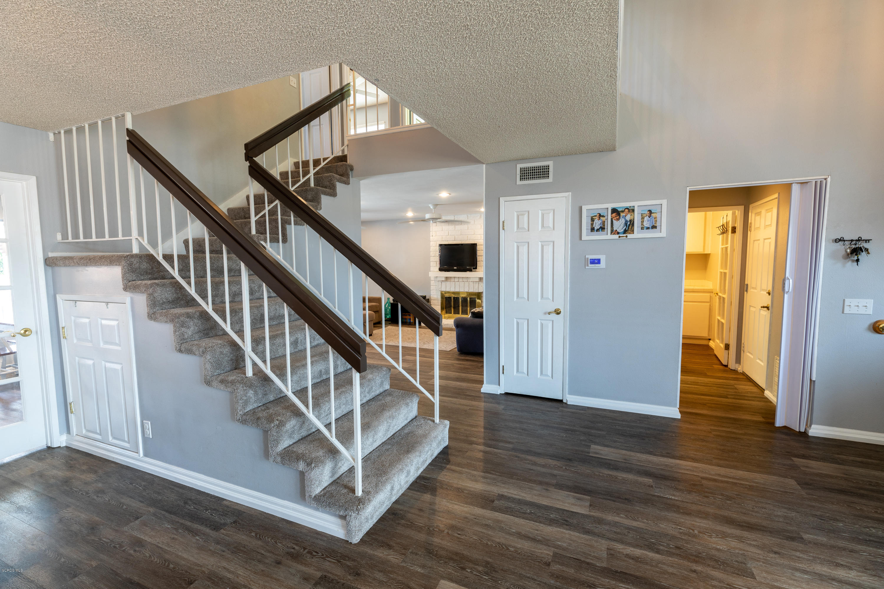 13635 Gunsmoke Road Moorpark, CA 93021 - Photo 17 of 34 a view of entryway and hall with wooden floor